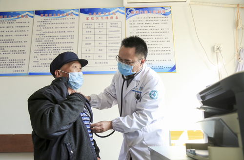 疫情防控與衛(wèi)生服務(wù)雙線(xiàn)并進(jìn)，健康咨詢(xún)助力全民健康素養(yǎng)提升